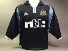 NEWCASTLE REPLICA 2000/01 AWAY JERSEY