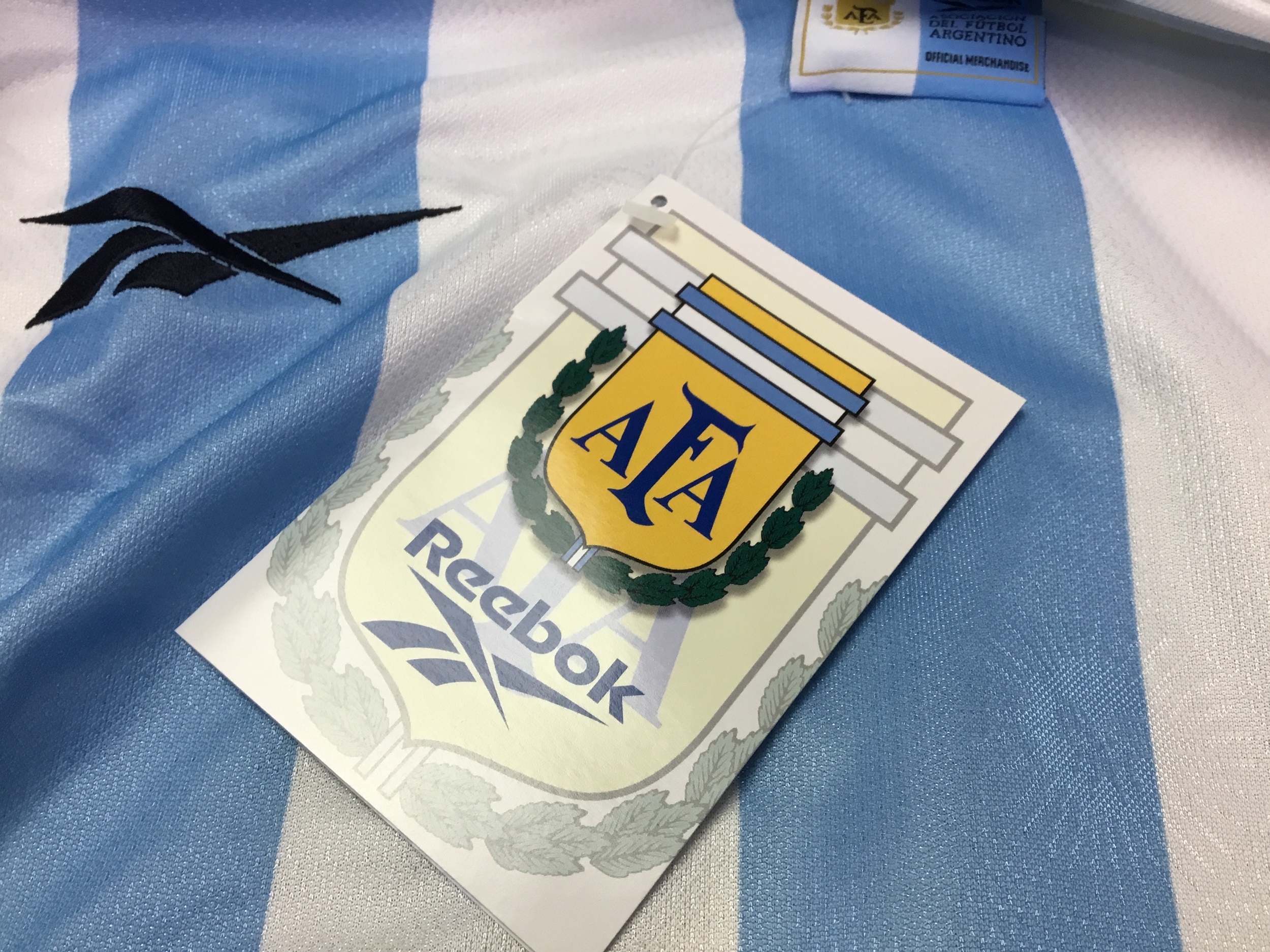 ARGENTINA REPLICA 2000/01 HOME & AWAY JERSEYS - Image 2 of 4