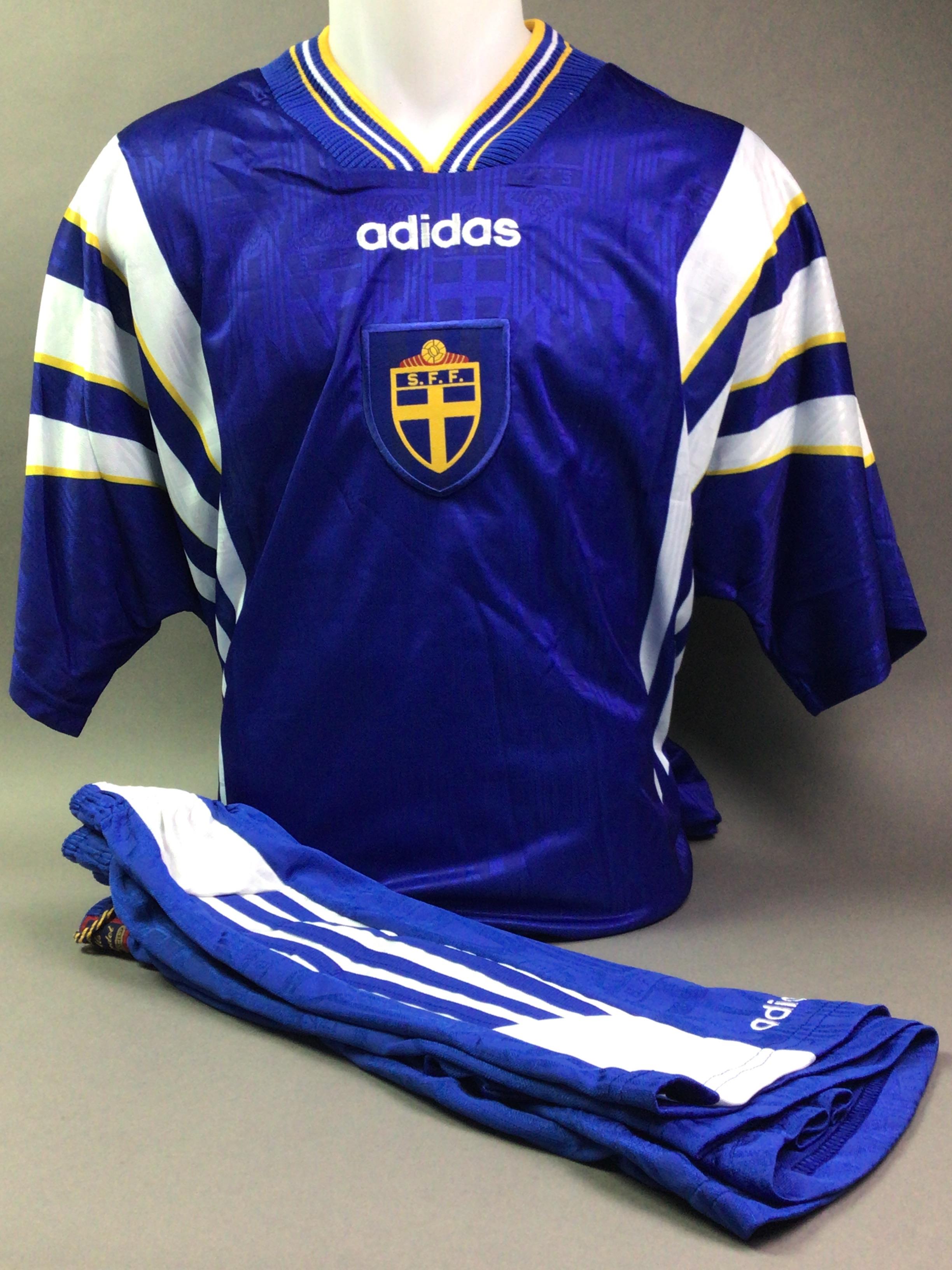 SWEDEN REPLICA 1996/98 AWAY JERSEY & SHORTS