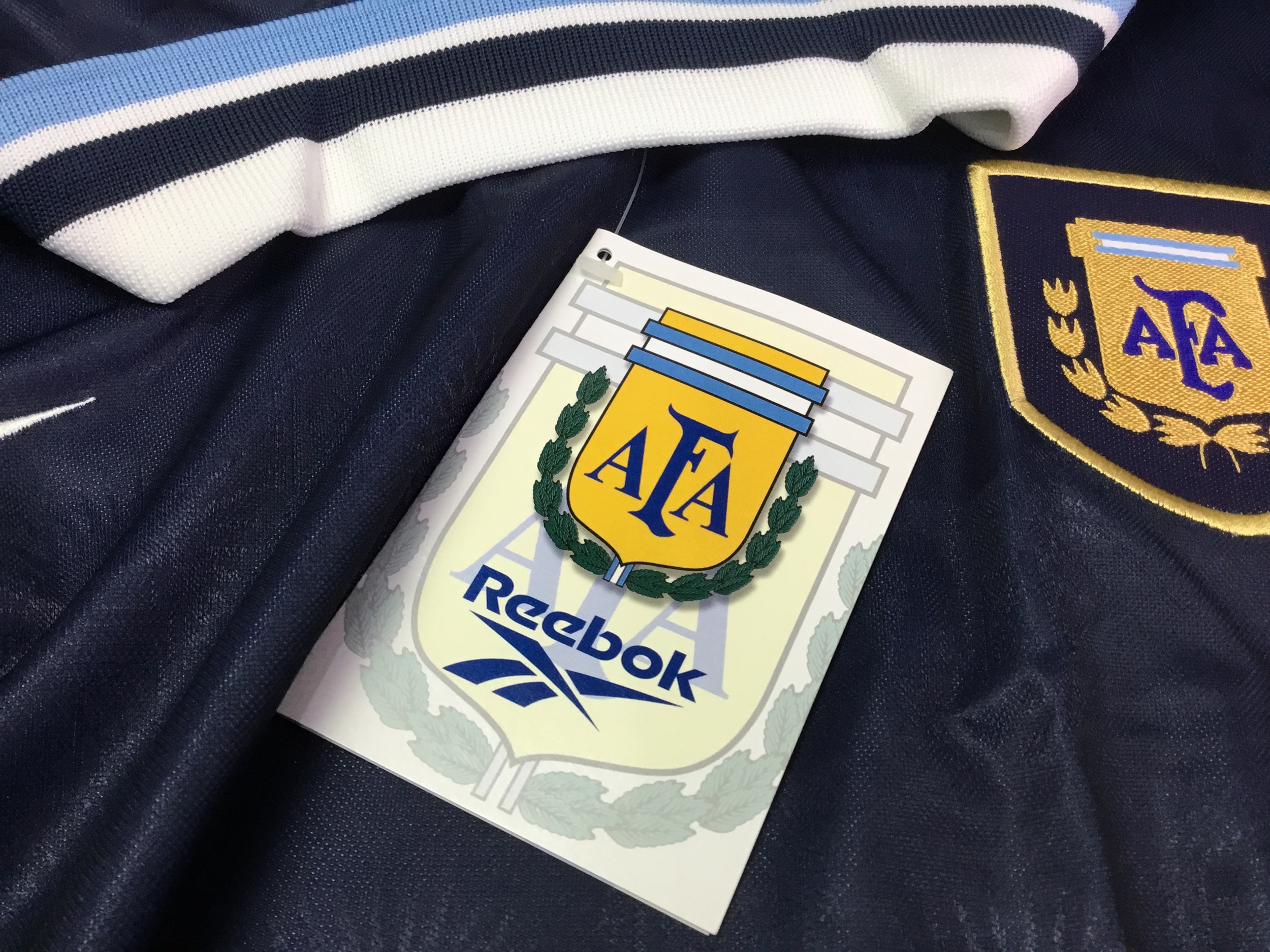 ARGENTINA REPLICA 2000/01 HOME & AWAY JERSEYS - Image 4 of 4