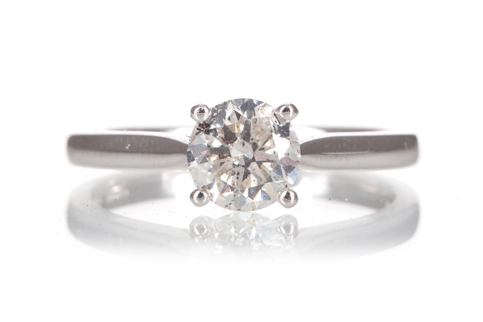 DIAMOND SOLITAIRE RING