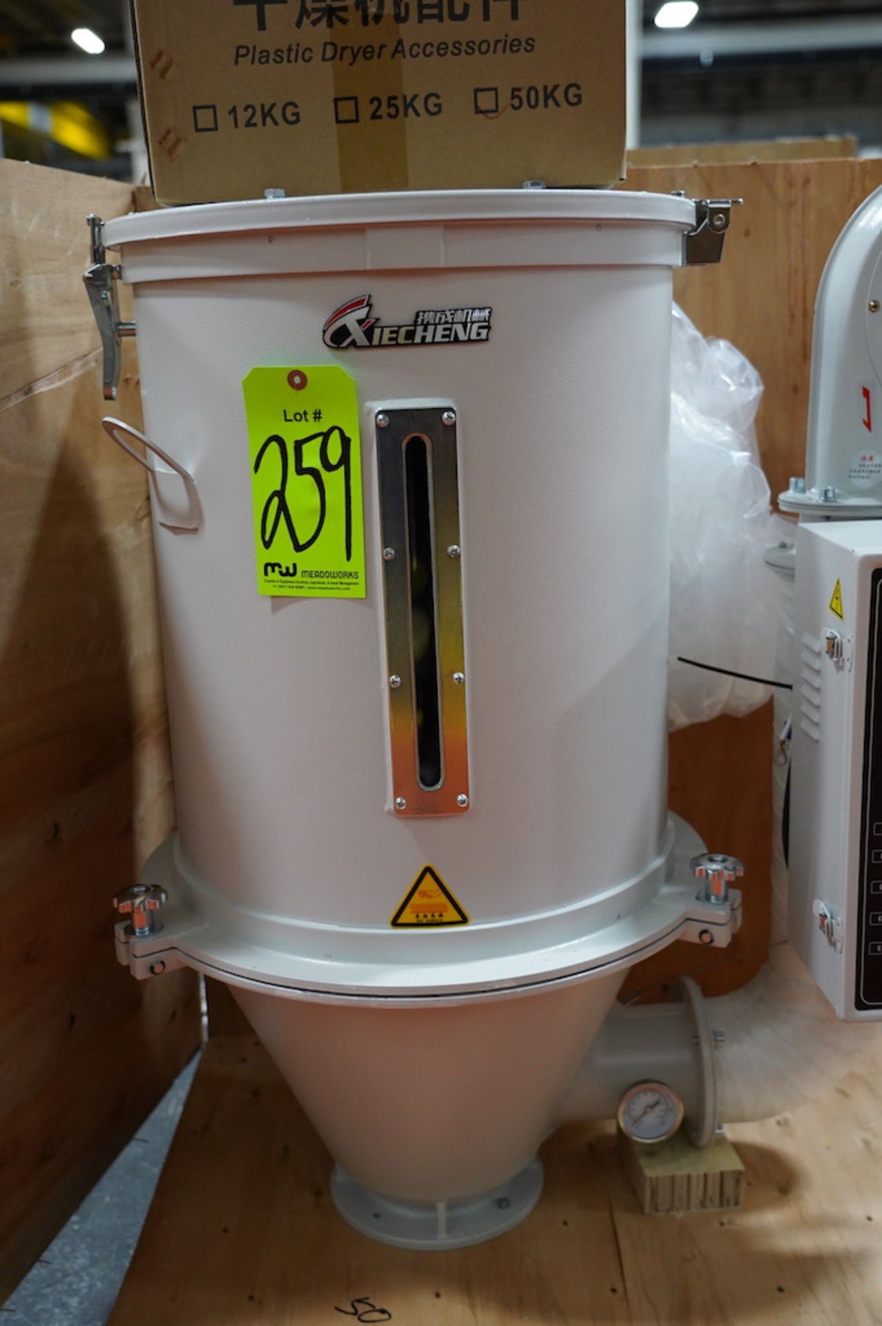 Xiecheng XC-G50KG Hot Air Drying Hopper, NEW IN CRATE, New in 2022 - Image 2 of 5