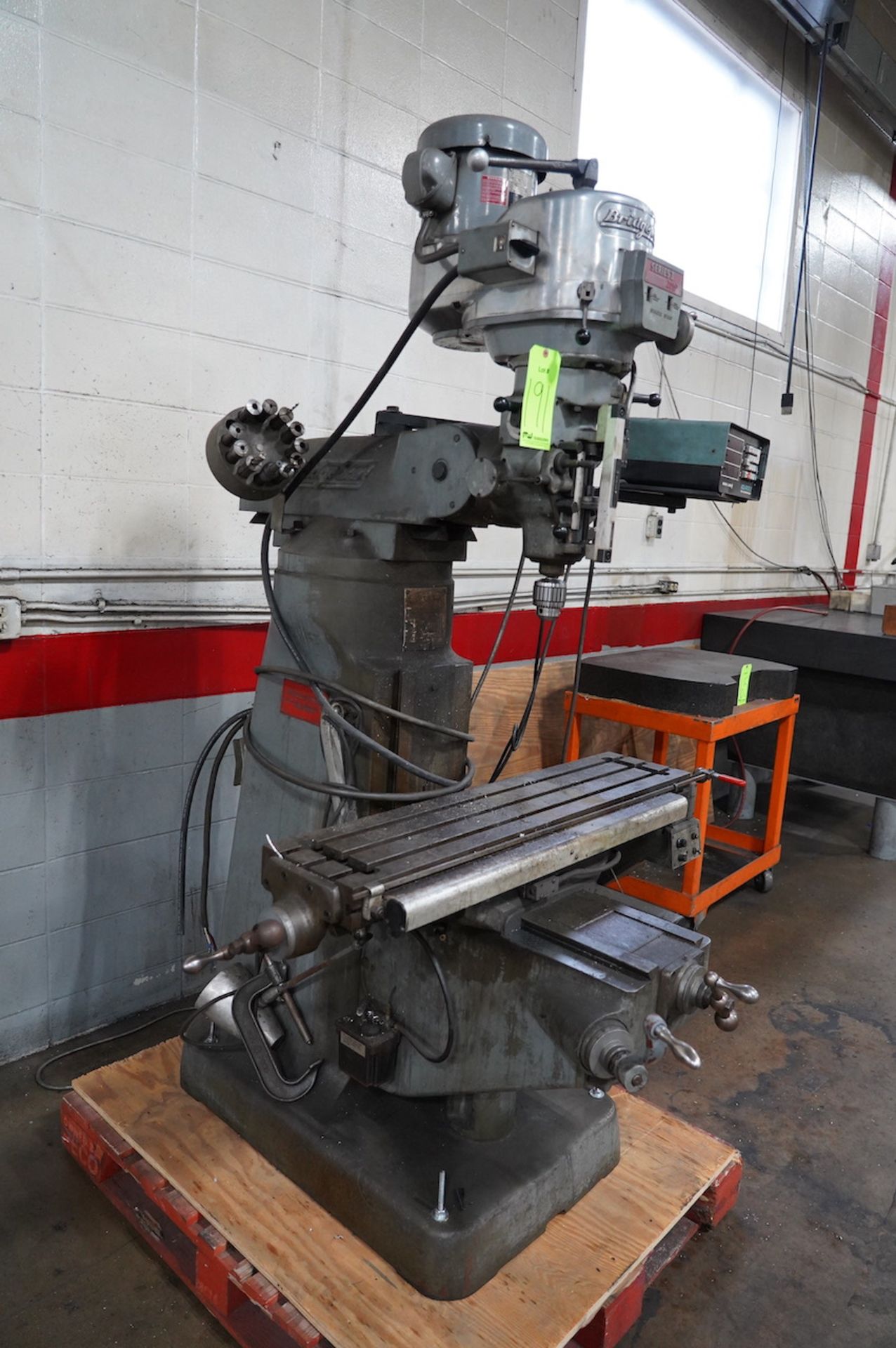 Bridgeport Series 1 Vertical Milling Machine - Image 2 of 9