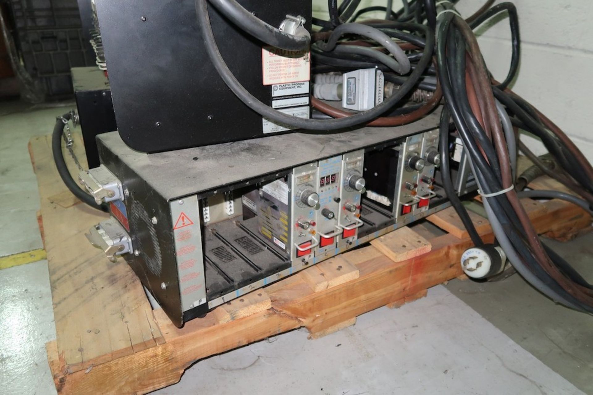 (2) Pallets of Temperature Controllers & Parts - Image 5 of 7