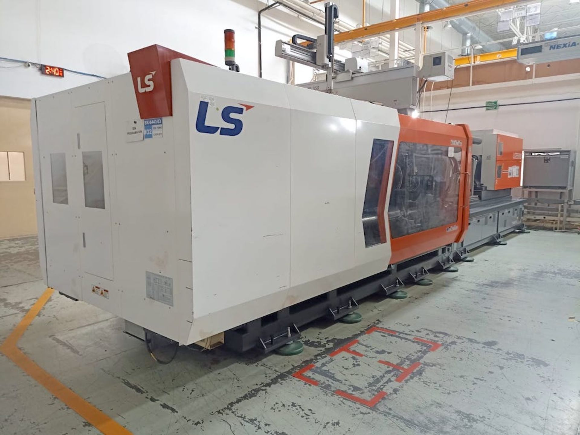 LS 550 Ton All Electric Injection Molding Press, New in 2014