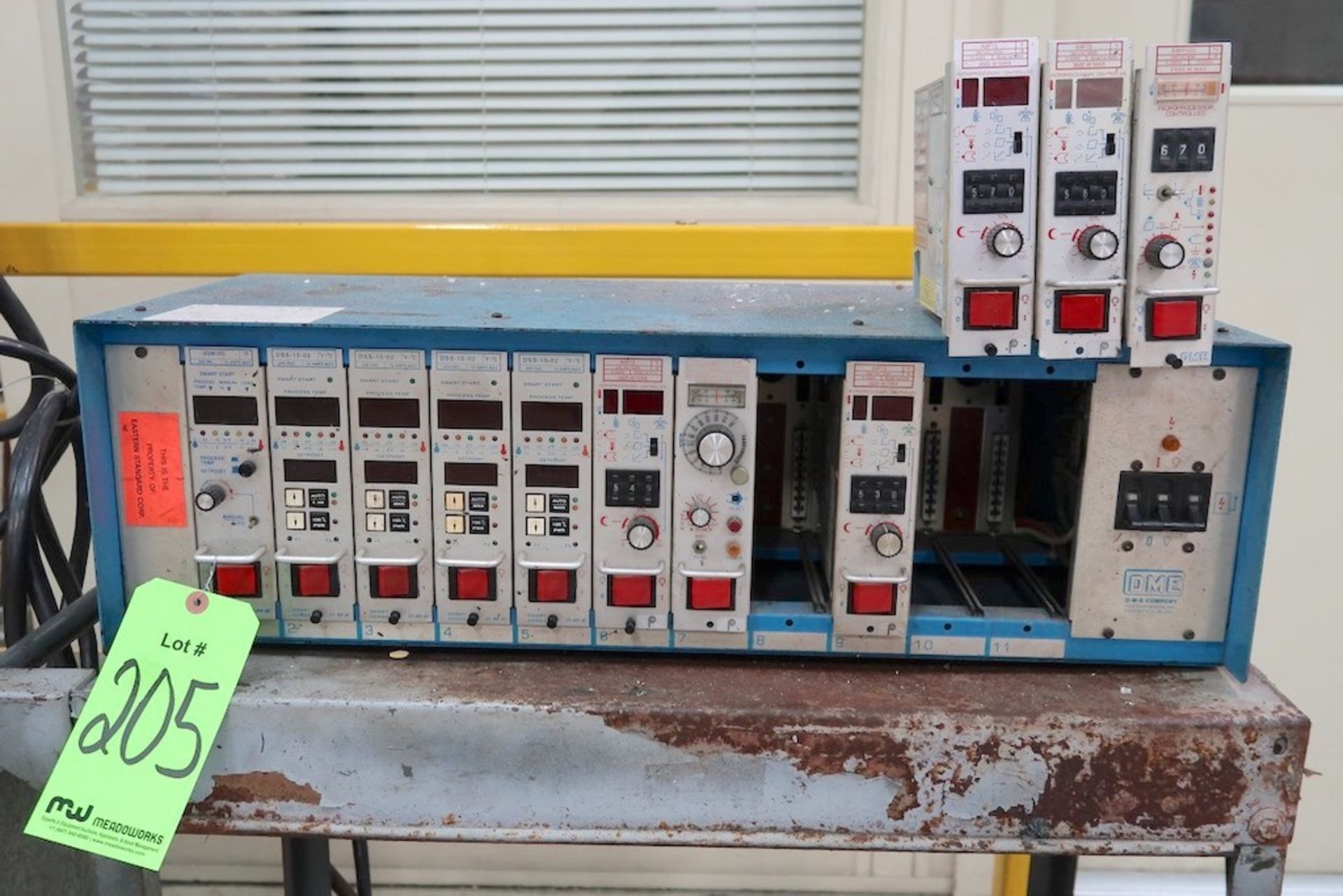DME 12-Zone Hot Runner Controller with (7) Cards & Sorgel 45 KVA Transformer on Cart - Image 2 of 3