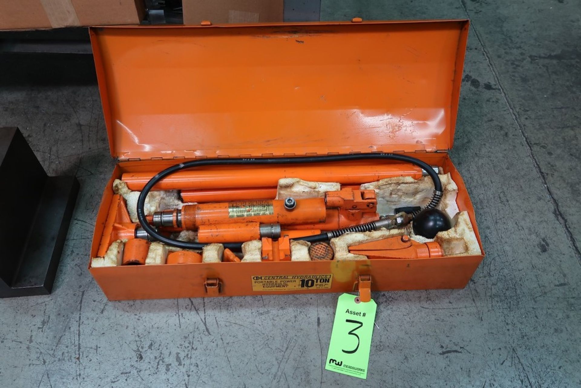 Central Hydraulics Portable Power Hydraulic Body/Frame Repair Kit