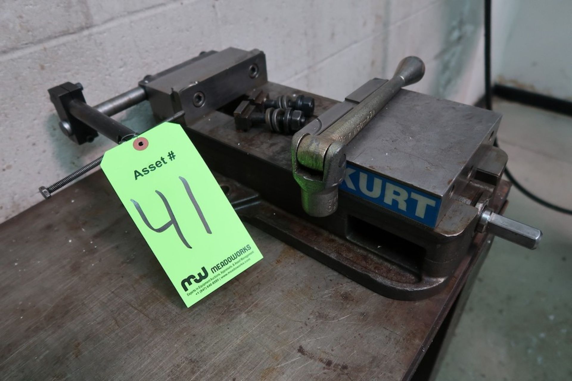 Kurt 6" Machine Vise