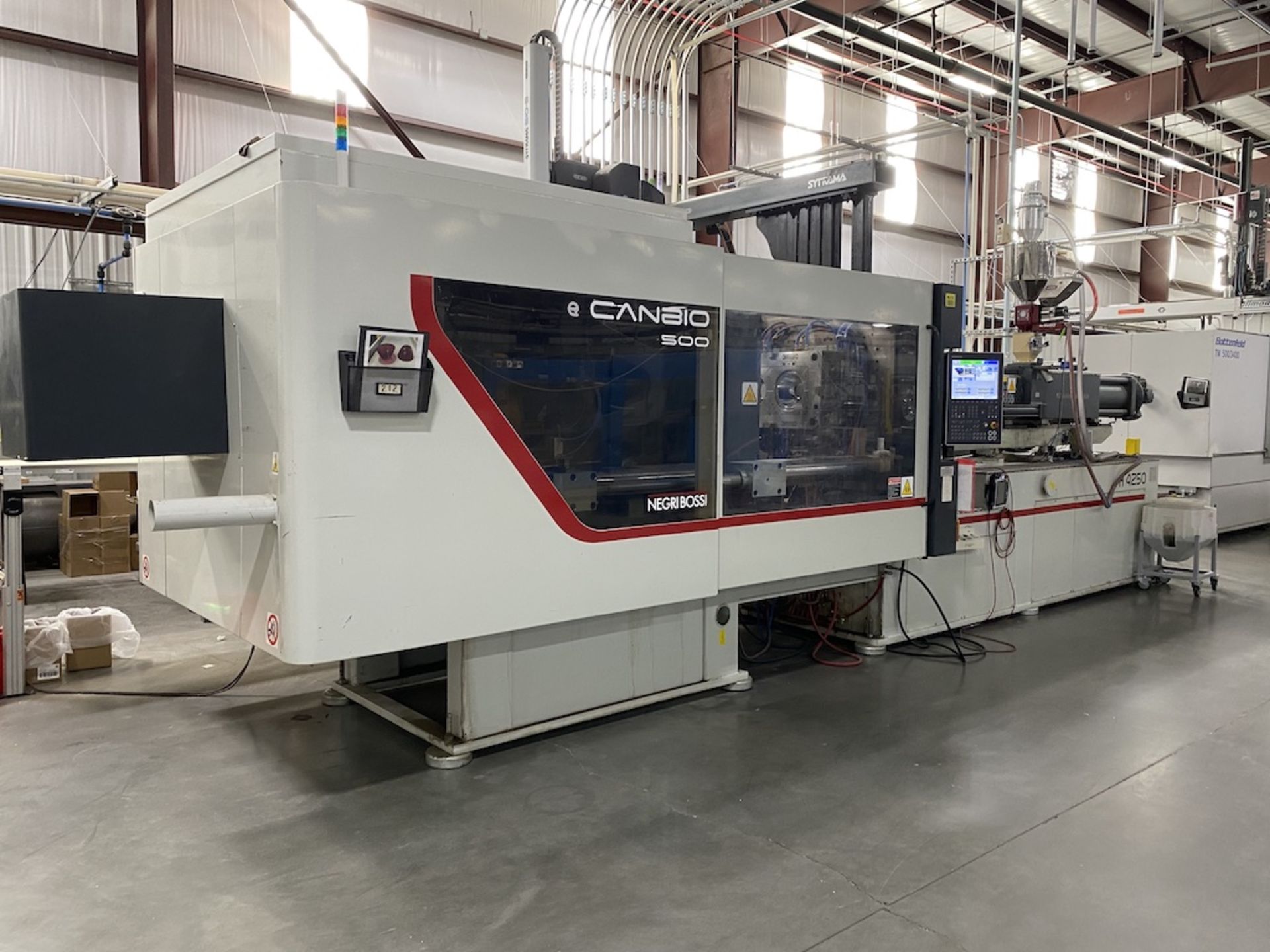 Negri Bossi 500 Ton Injection Molding Press, New in 2016 w/Robot
