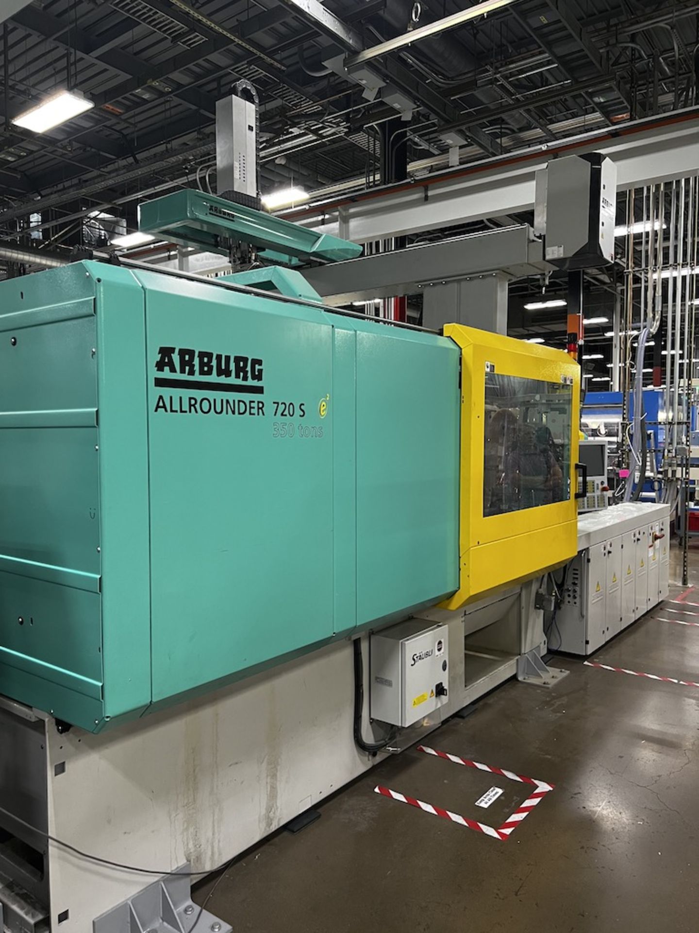 Arburg 320 Metric Ton Injection Molding Press w/Arburg Robot, New in 2015