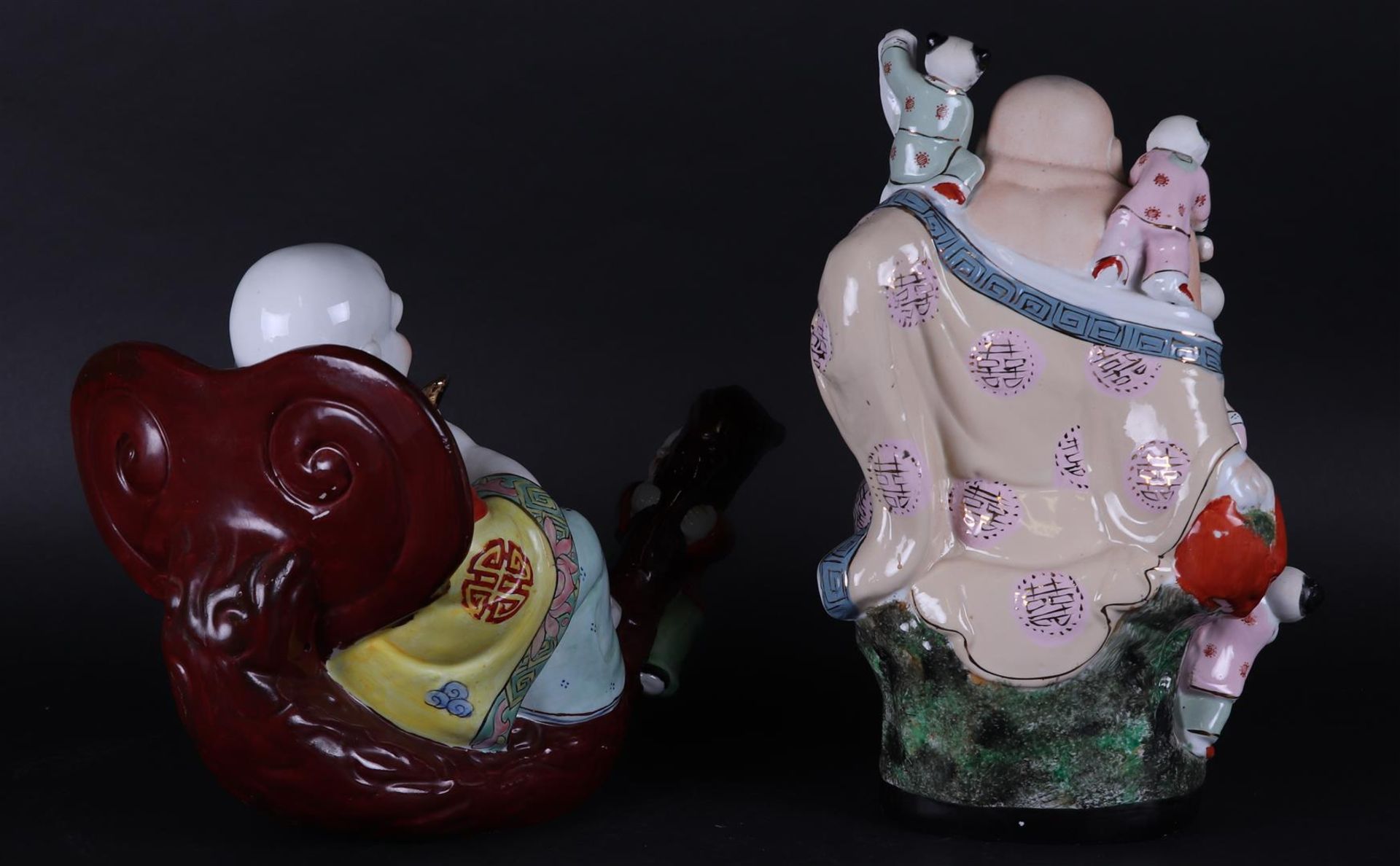 A lot with two porcelain "Happy Buddhas". China, late 20th century. - Bild 2 aus 2