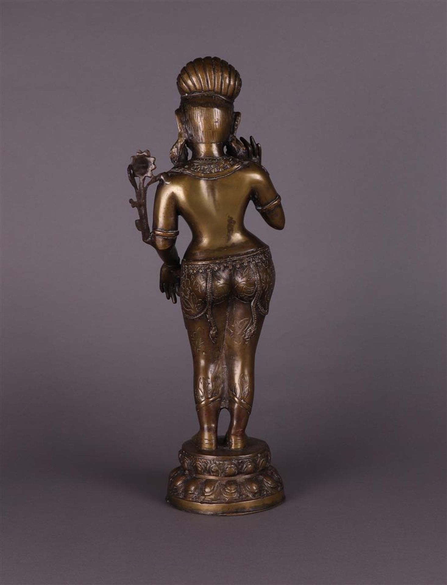 A bronze figure of a standing Tara. Tibet, 20th century. - Image 2 of 2