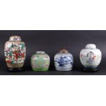 A lot with 4 porcelain storage jars with Famille Rose and Nan King decor. China, 19th 20th century.