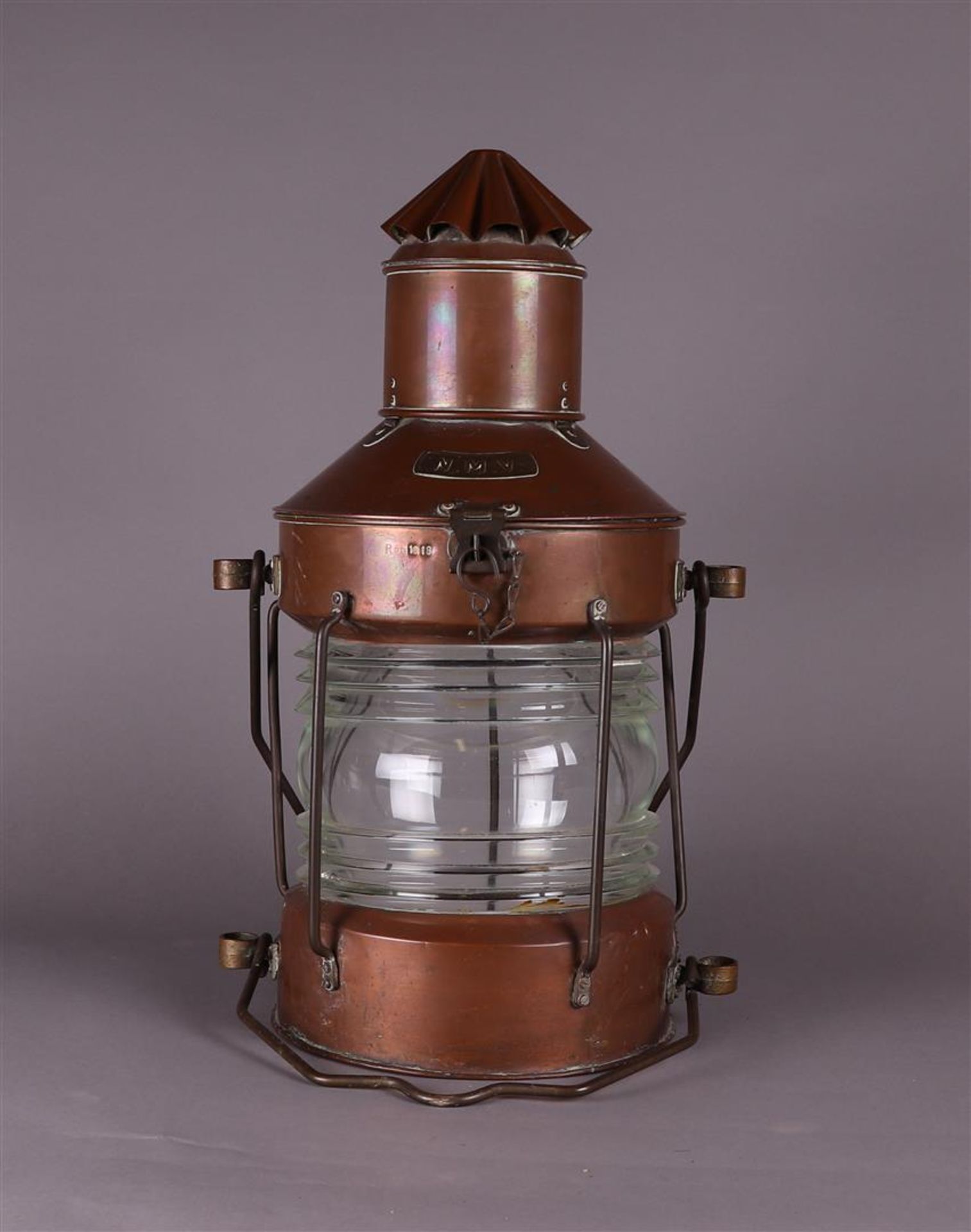 A copper anchor light, gives light all around. Marked N.M.V. (= non-maneuverable vessel) - Image 3 of 3