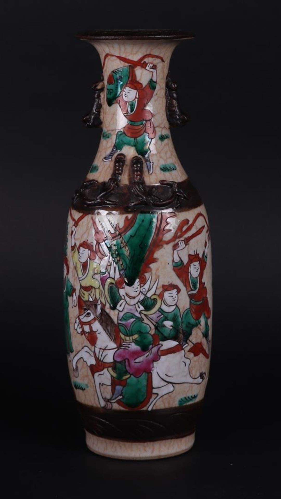 A lot consisting of a Nanking vase and two Arita pots. China/Japan, 18/19th century. - Image 4 of 5