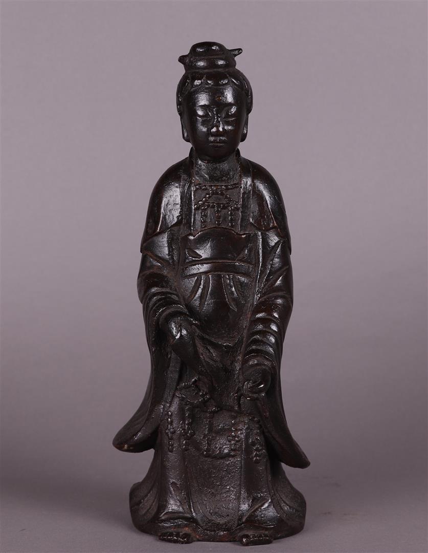 A bronze Guan-Yin. China, 19th century.