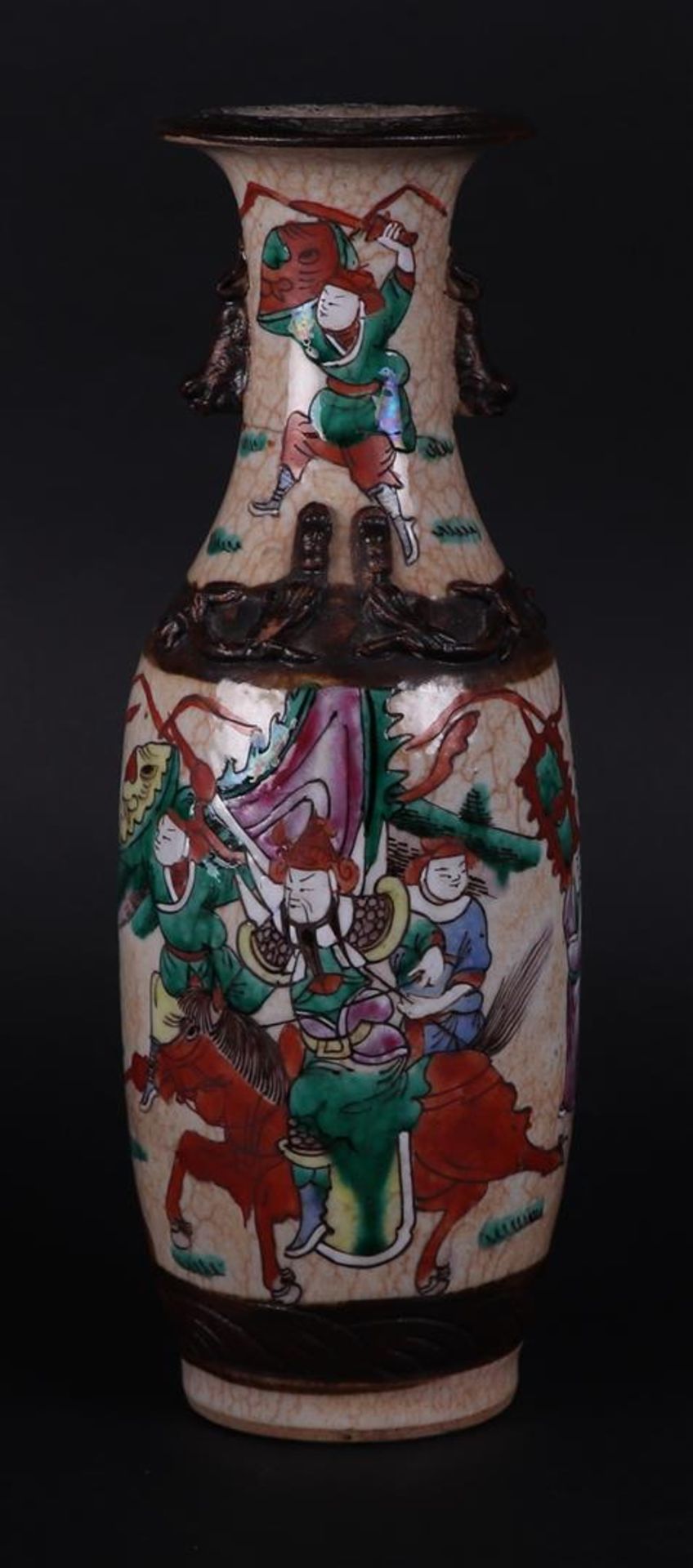 A lot consisting of a Nanking vase and two Arita pots. China/Japan, 18/19th century. - Image 5 of 5