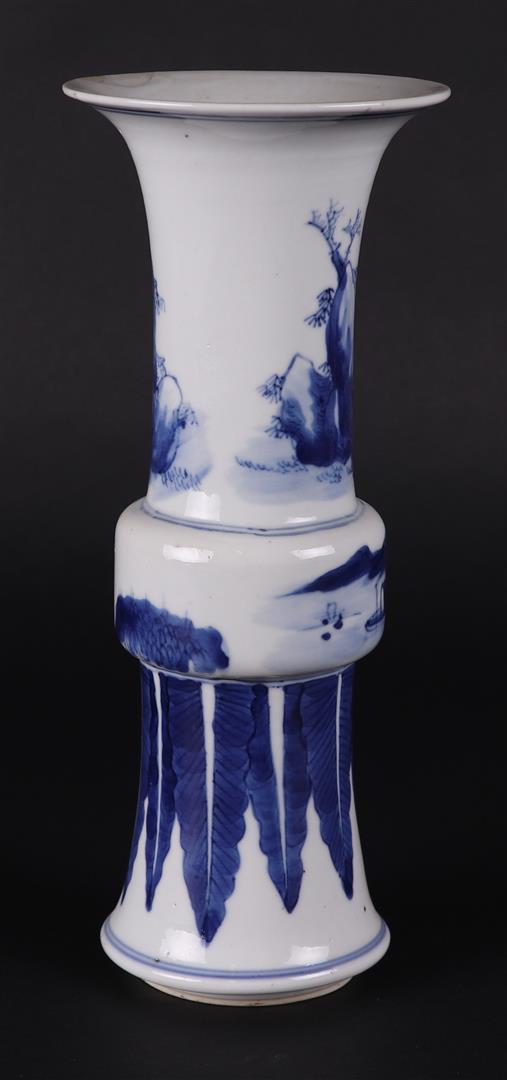 A porcelain YenYen vase with figure decoration at the top - Image 3 of 6
