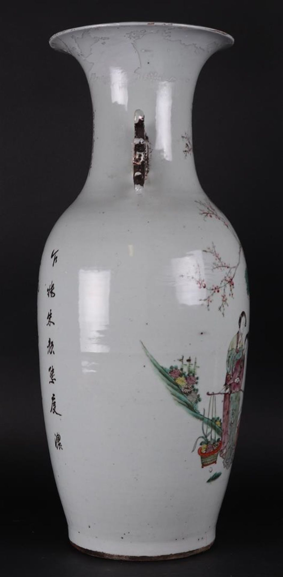 A porcelain Famille Rose vase decorated with various figures. China, 19th century. - Image 3 of 6