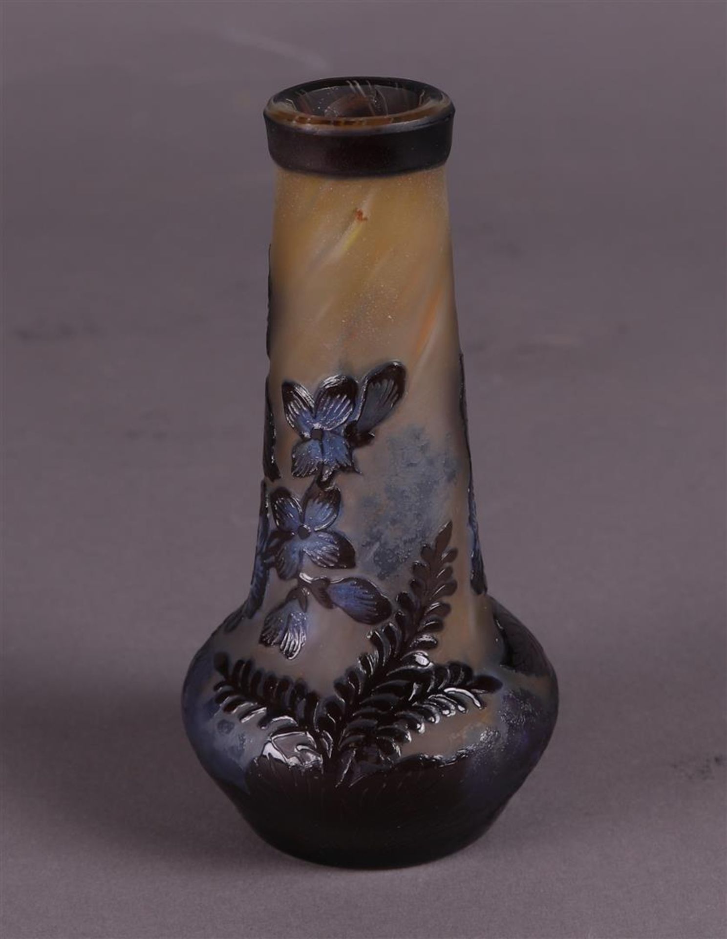 Vase in multilayer glass paste, signed Laflor. France, circa 1900. - Image 3 of 3