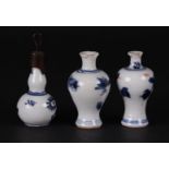 Three porcelain etagère vases, 1x with metal frame, all with floral decor. China, Qianlong