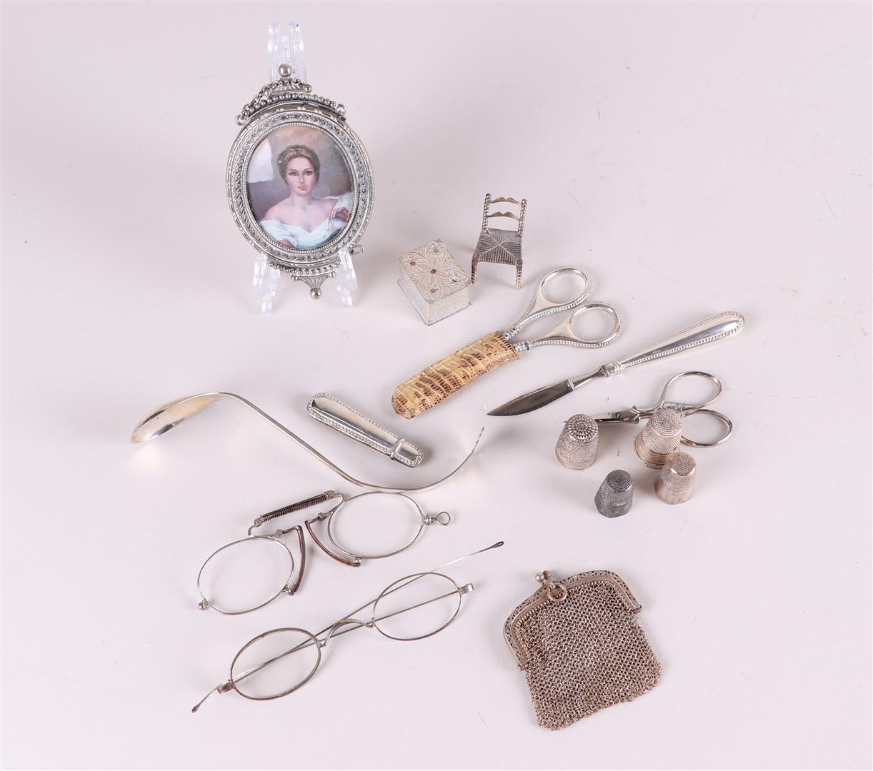 A lot of various silver items  including miniature silver and thimbles. 19/20th century. - Image 2 of 2