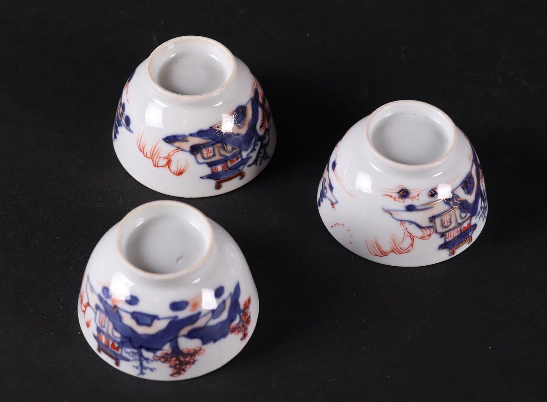 Three porcelain Imari bowls with river landscape decor  and pagoda. China, Qianlong. - Image 4 of 4