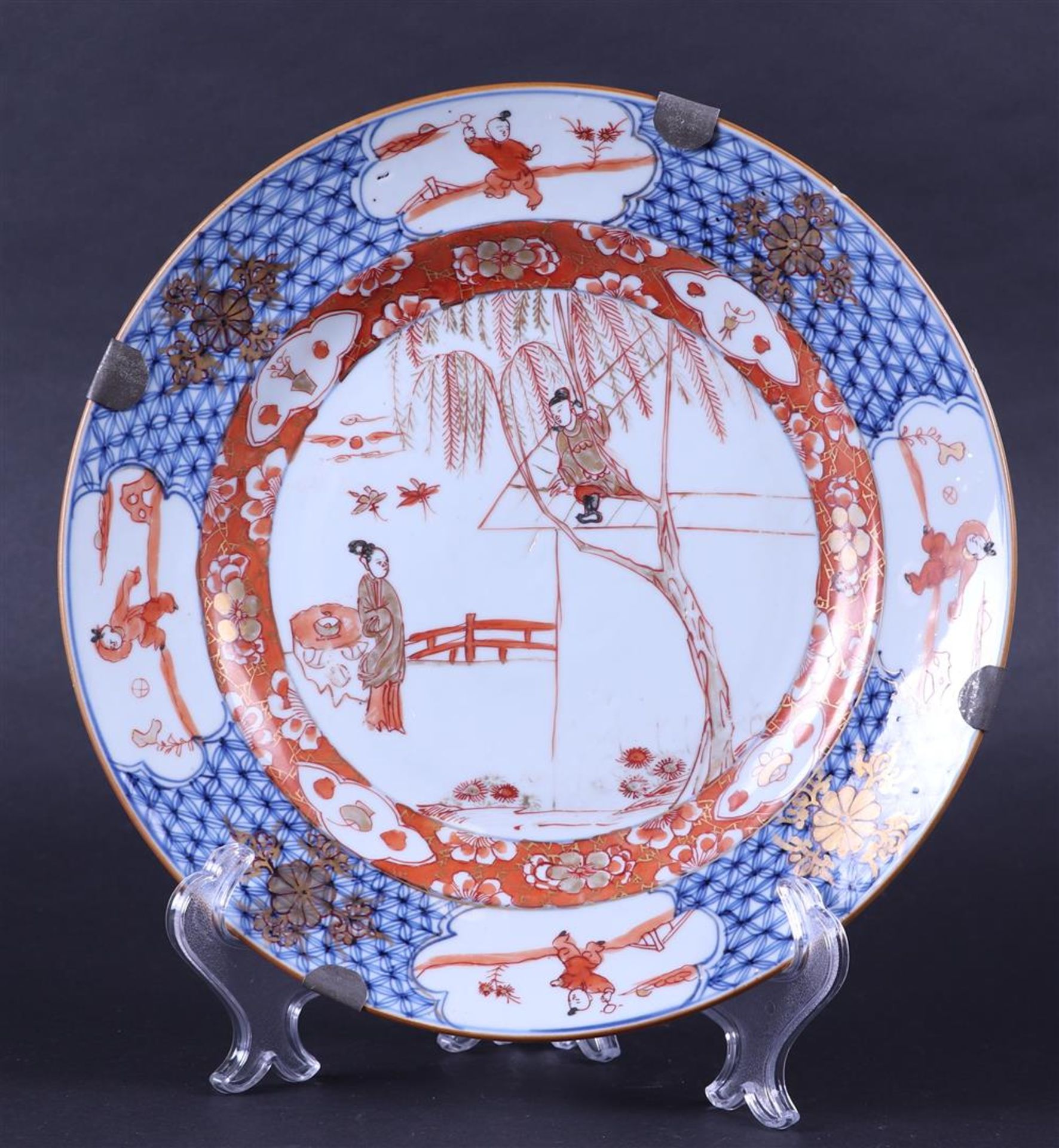 A porcelain milk and blood dish "Romance of the Western chamber". China, Kangxi/Yongzheng.