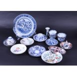 A lot of various porcelain including Kangxi. China/Japan, 18/19th century.