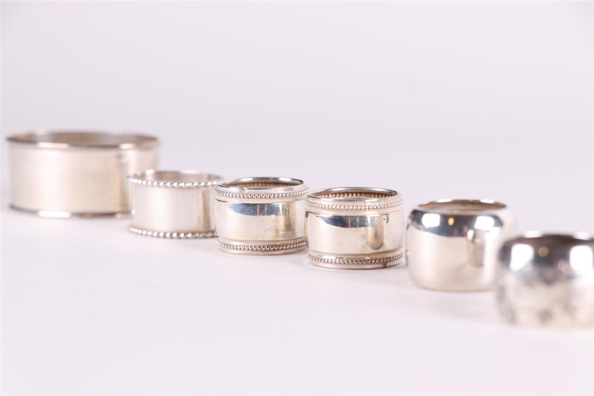 A lot of six silver napkin rings. 50 grams. - Image 2 of 2