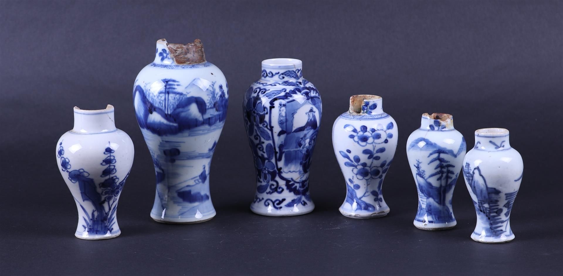 A lot  with small  porcelain vases with various decors. China, 18/19th century.