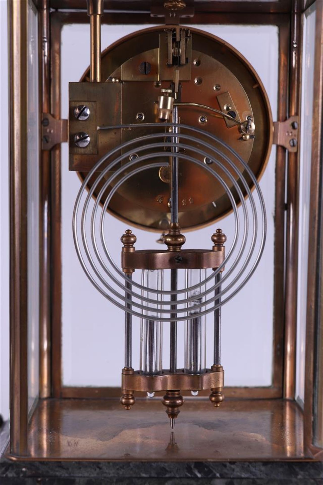 A Garniture de Cheminee consisting of a clock with cut glass walls, a mercury pendulum - Bild 6 aus 6