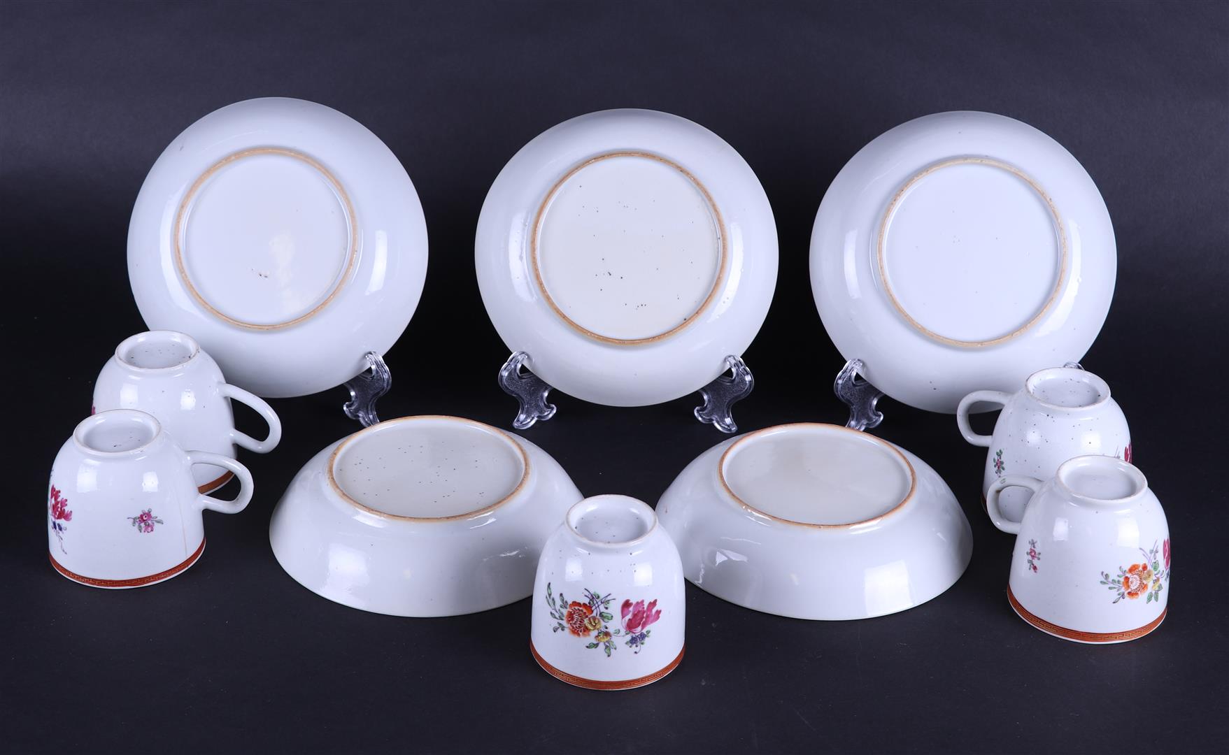 A set of  (5) porcelain Famile Rose cups and saucers. China, 18th century. - Image 2 of 3