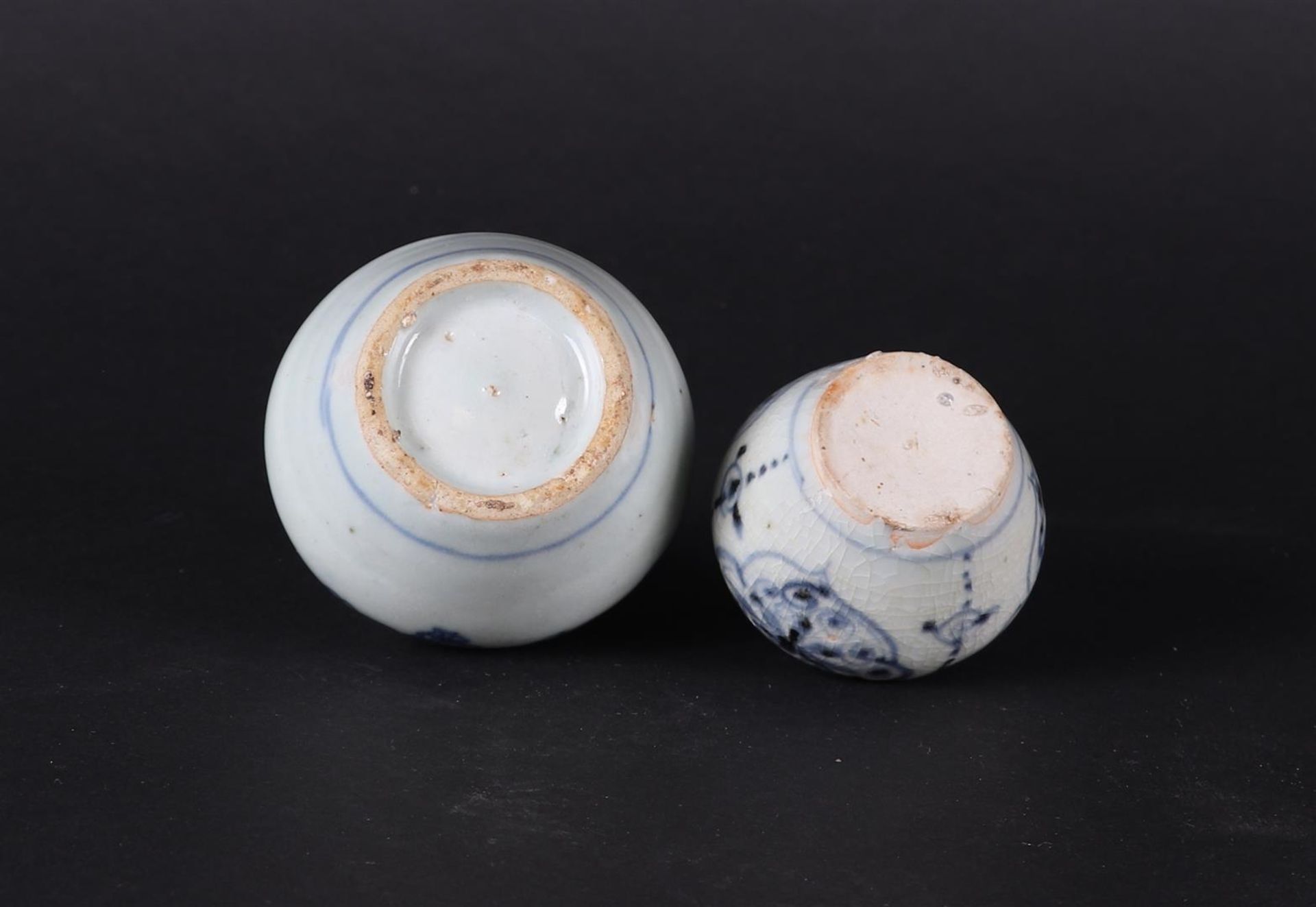 Two porcelain storage jars with rich floral decoration. China, Ming period. - Image 2 of 4