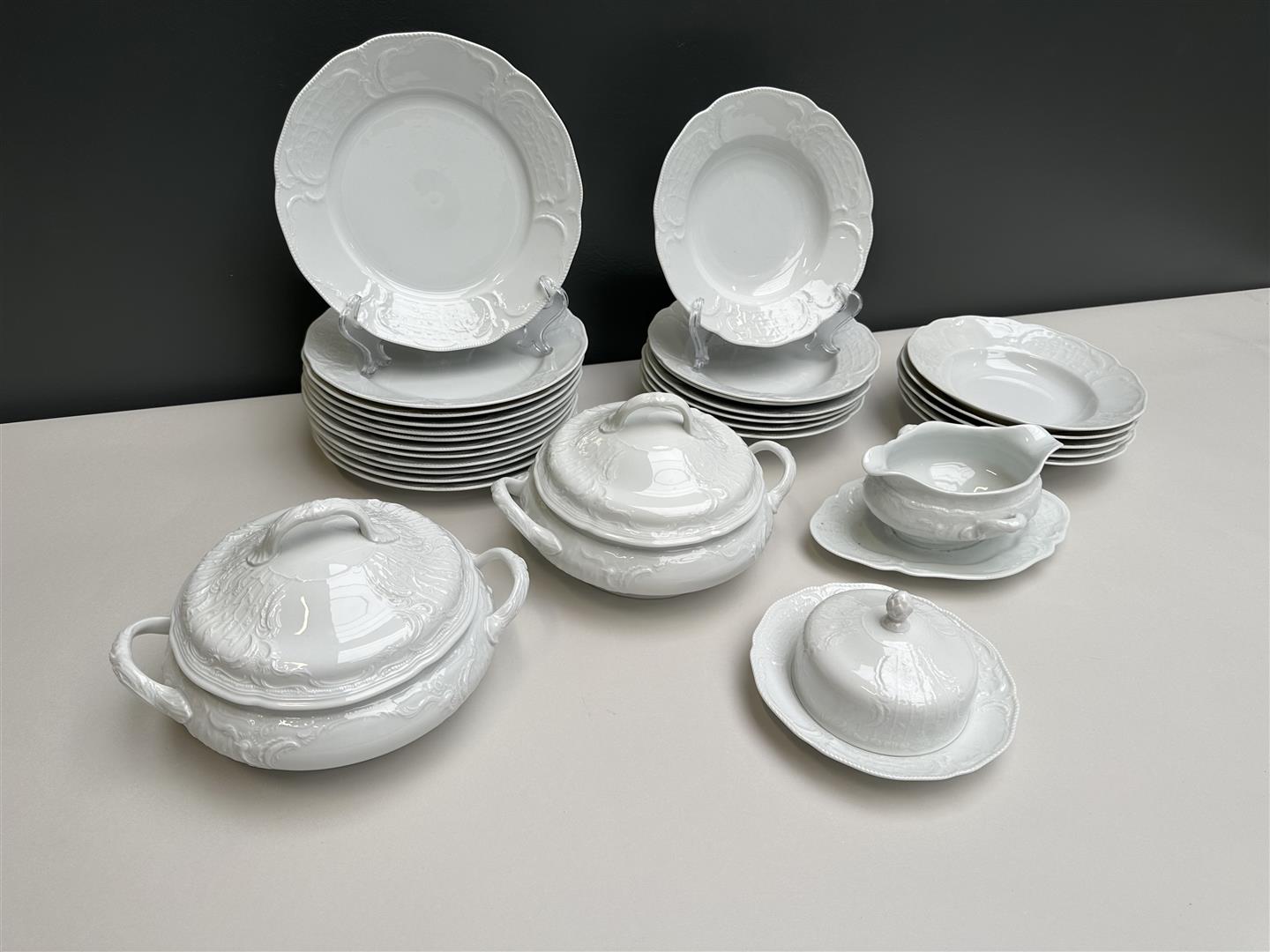 A Rosenthal Classic white 26-piece part service,  - Image 2 of 4