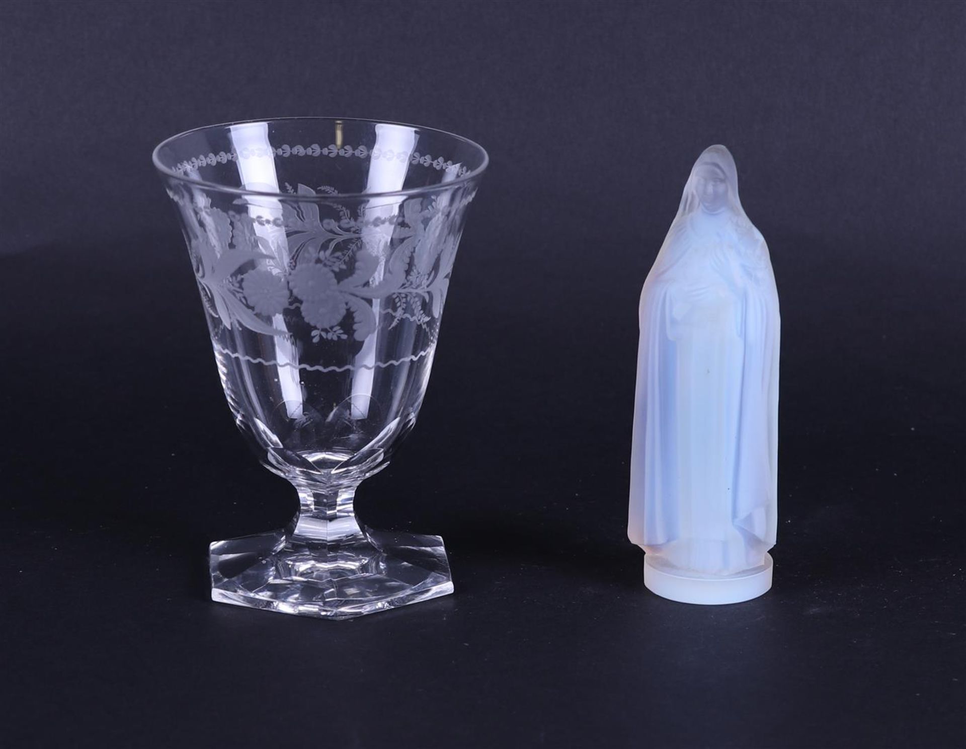 A lot of glassware including a glass Maria. 19/20th century.