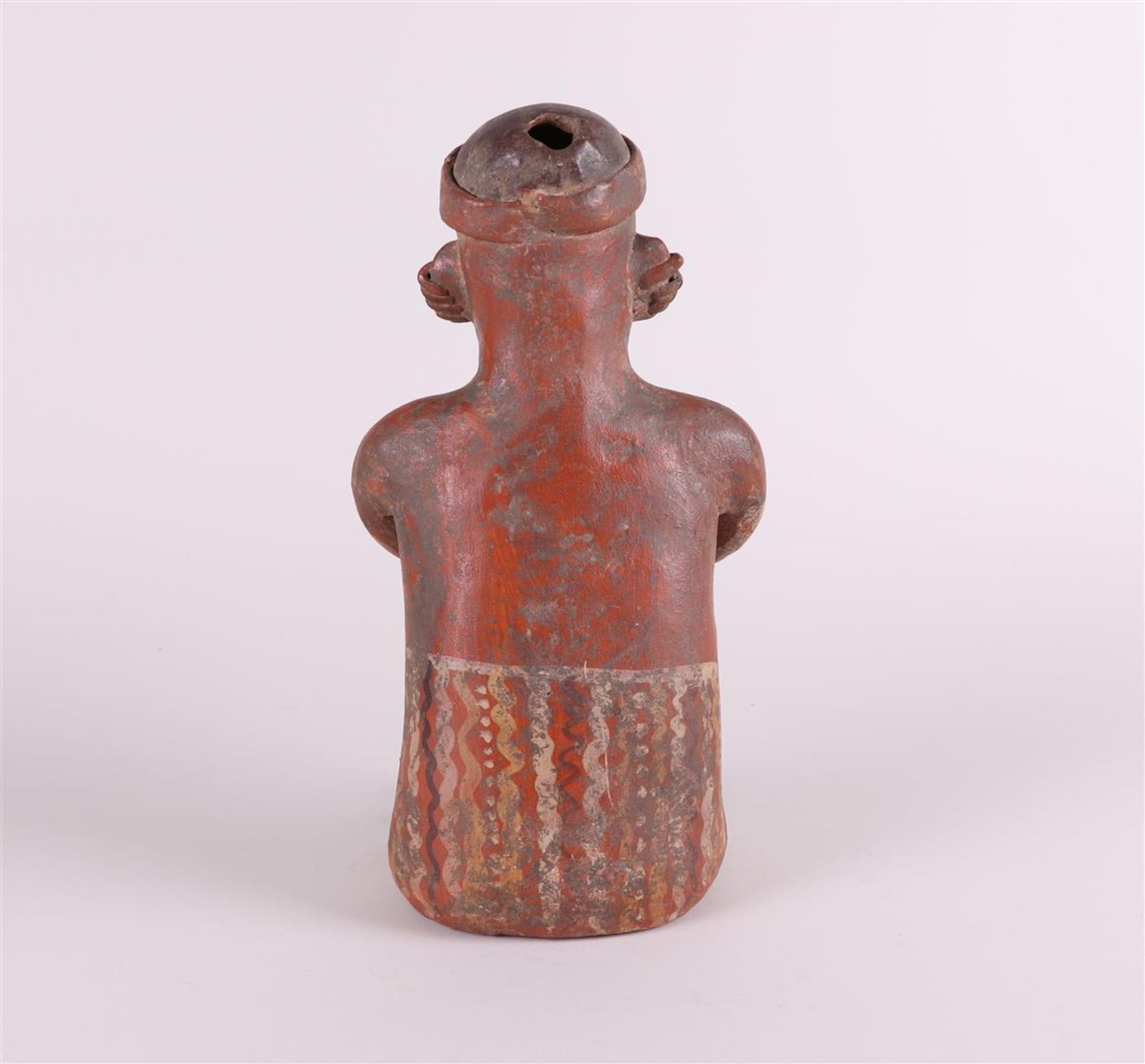 A (possibly) pre-Columbian figure in baked clay. - Bild 3 aus 6