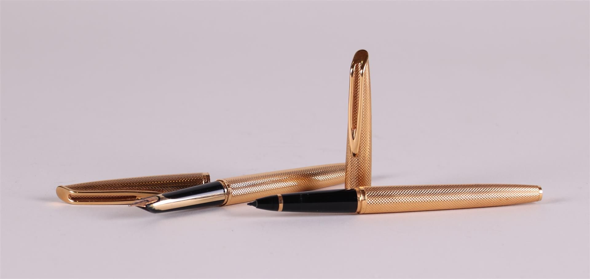 A gold-plated pen set in leather case Waterman. Marked in the edge. - Image 2 of 4