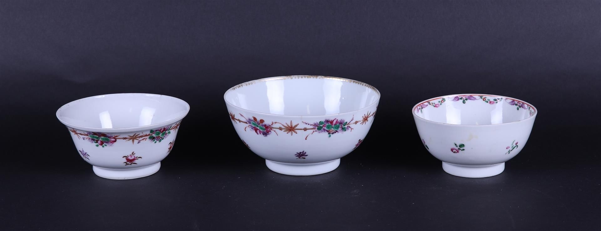 A lot of  (3) porcelain Famile Rose bowls. China, 18th century.