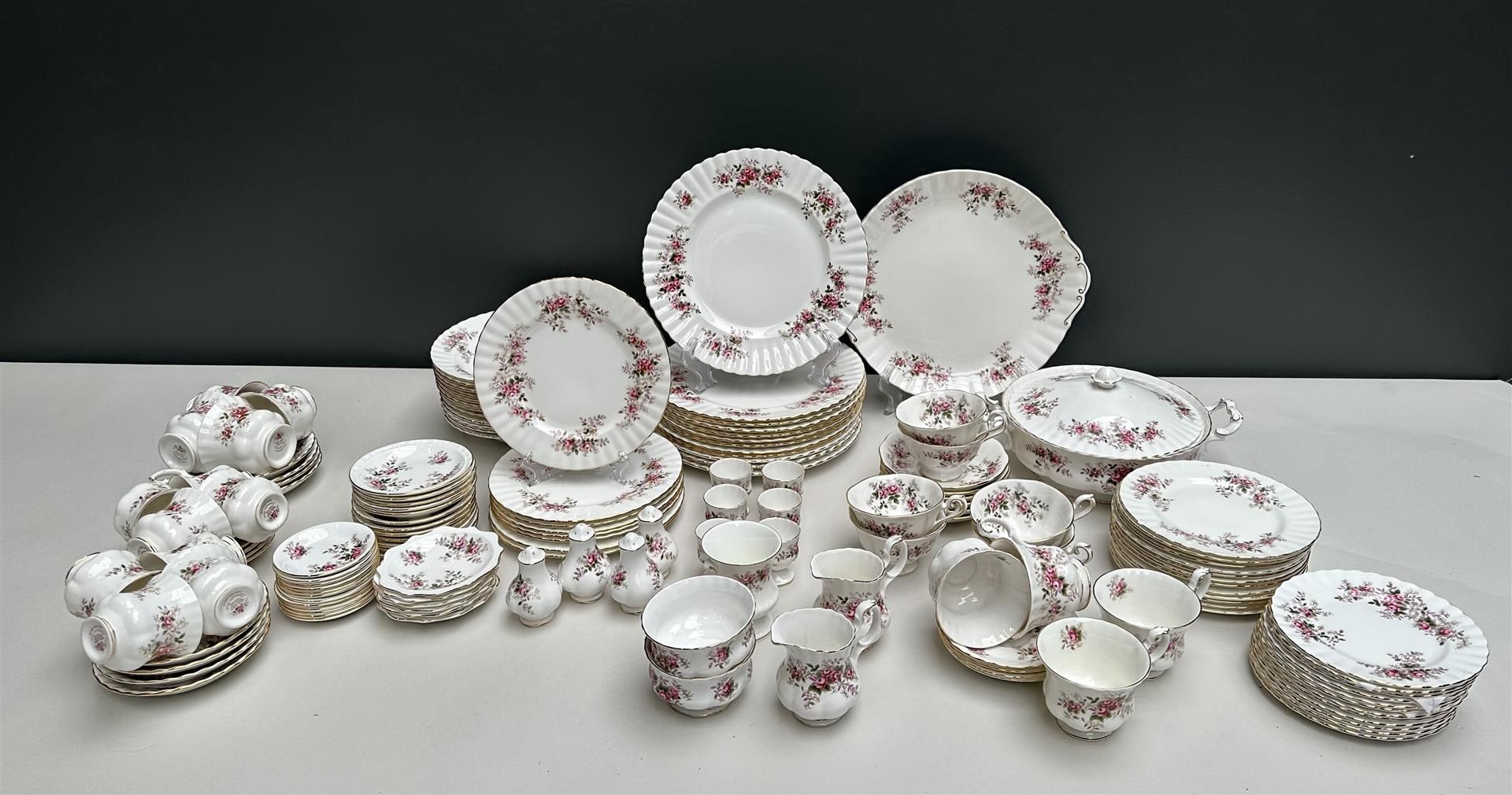 A 118-piece Royal Albert Lavender Rose Bone China part  diner set, 