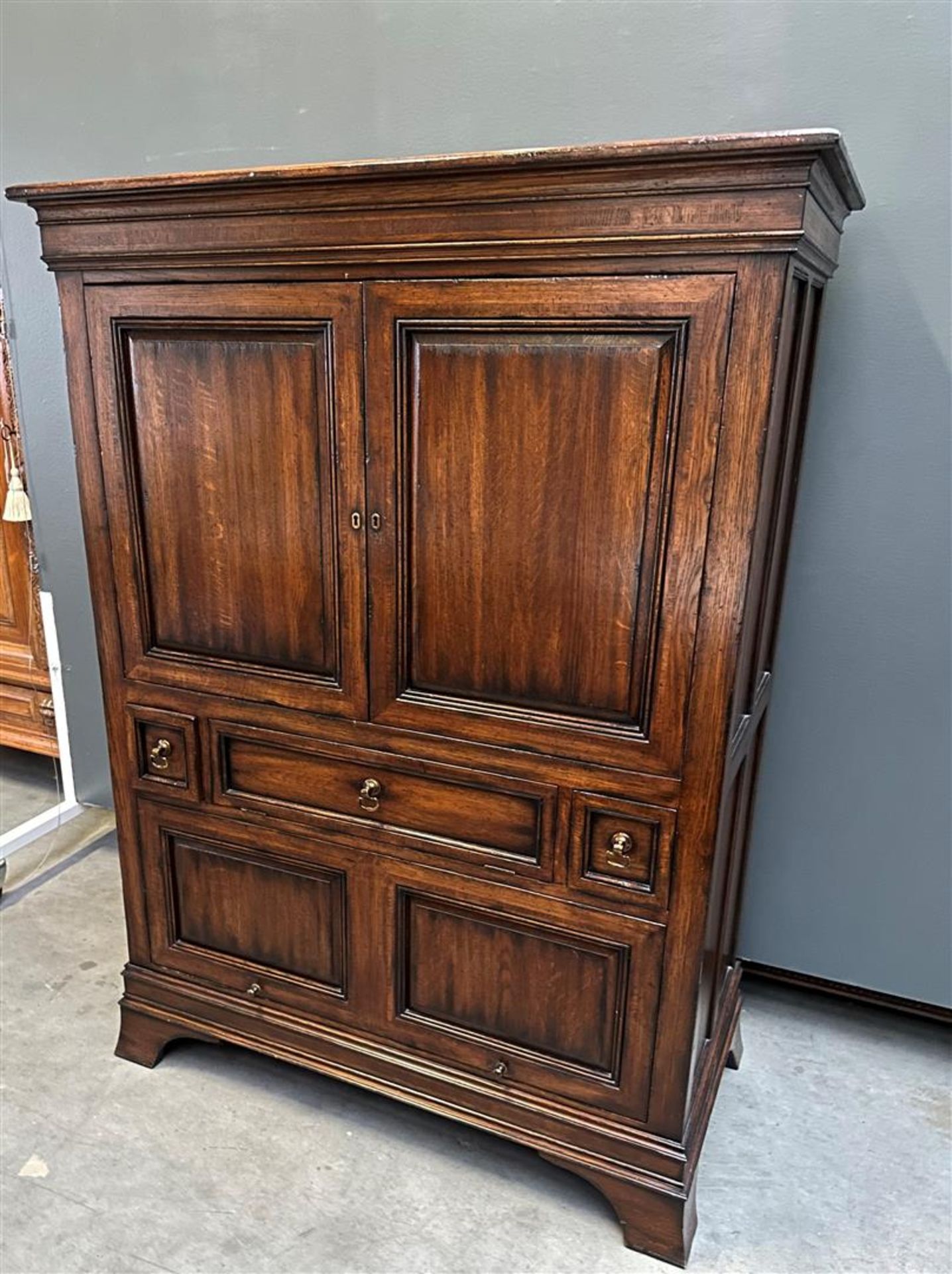 A chestnut wood china cabinet, after an older example. In very good condition. - Image 2 of 4