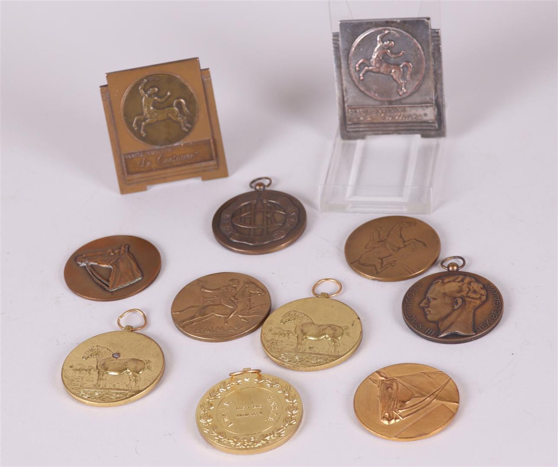 A lot of various bronze and copper equestrian medals. - Image 2 of 2