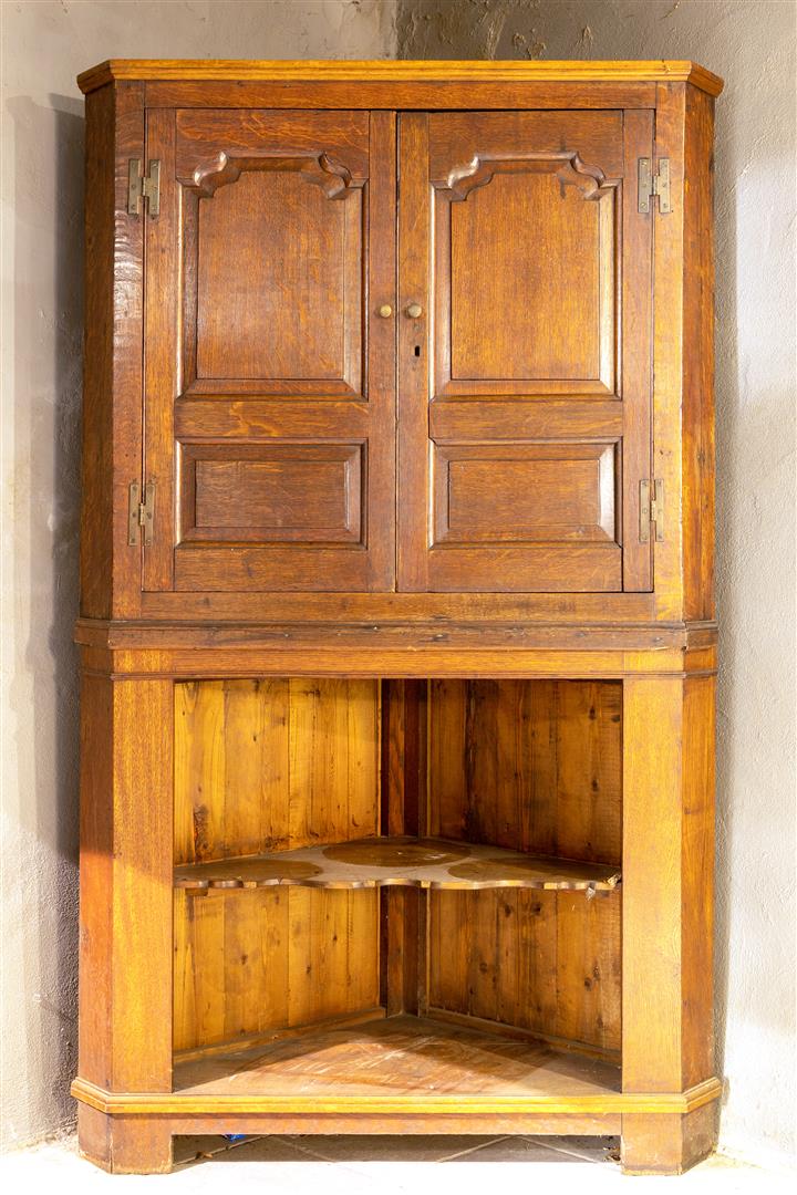 A 19th century oak corner cabinet with two doors and a shelf. - Image 2 of 3