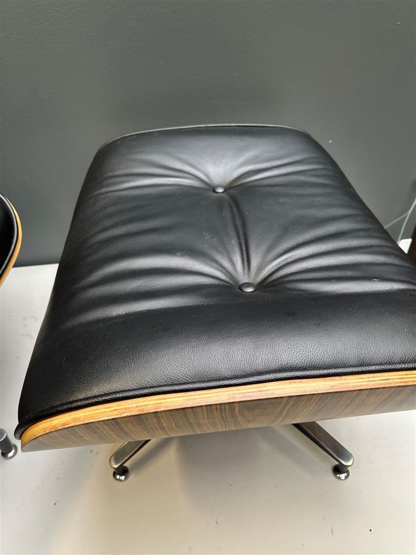 A black leather designer chair with ottoman inspired by Charles & Ray Eames  - Image 3 of 5