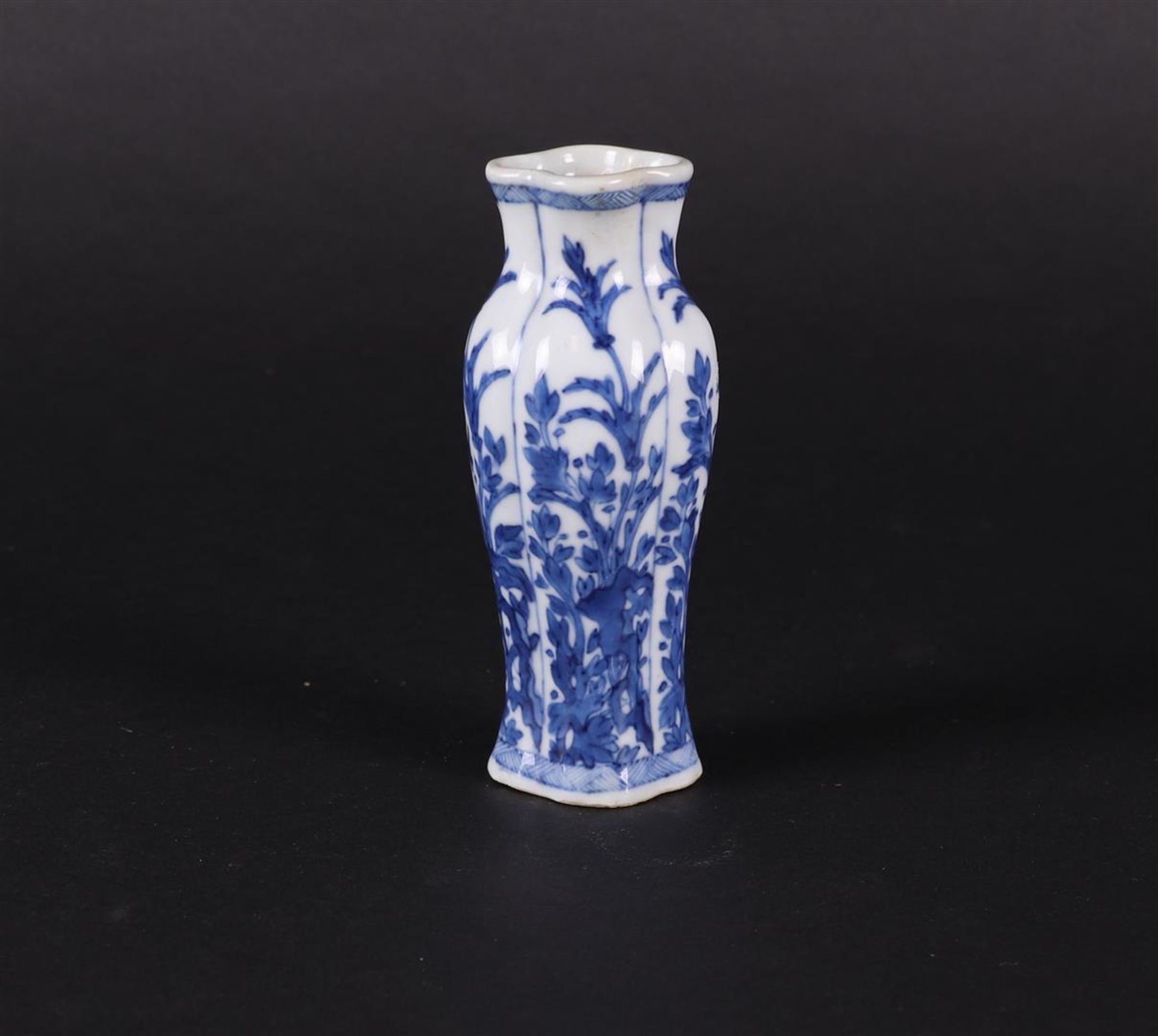 A porcelain shoulder vase 4-pass shaped lobed with rich flower/rock decoration in 4x beds.  - Bild 2 aus 4