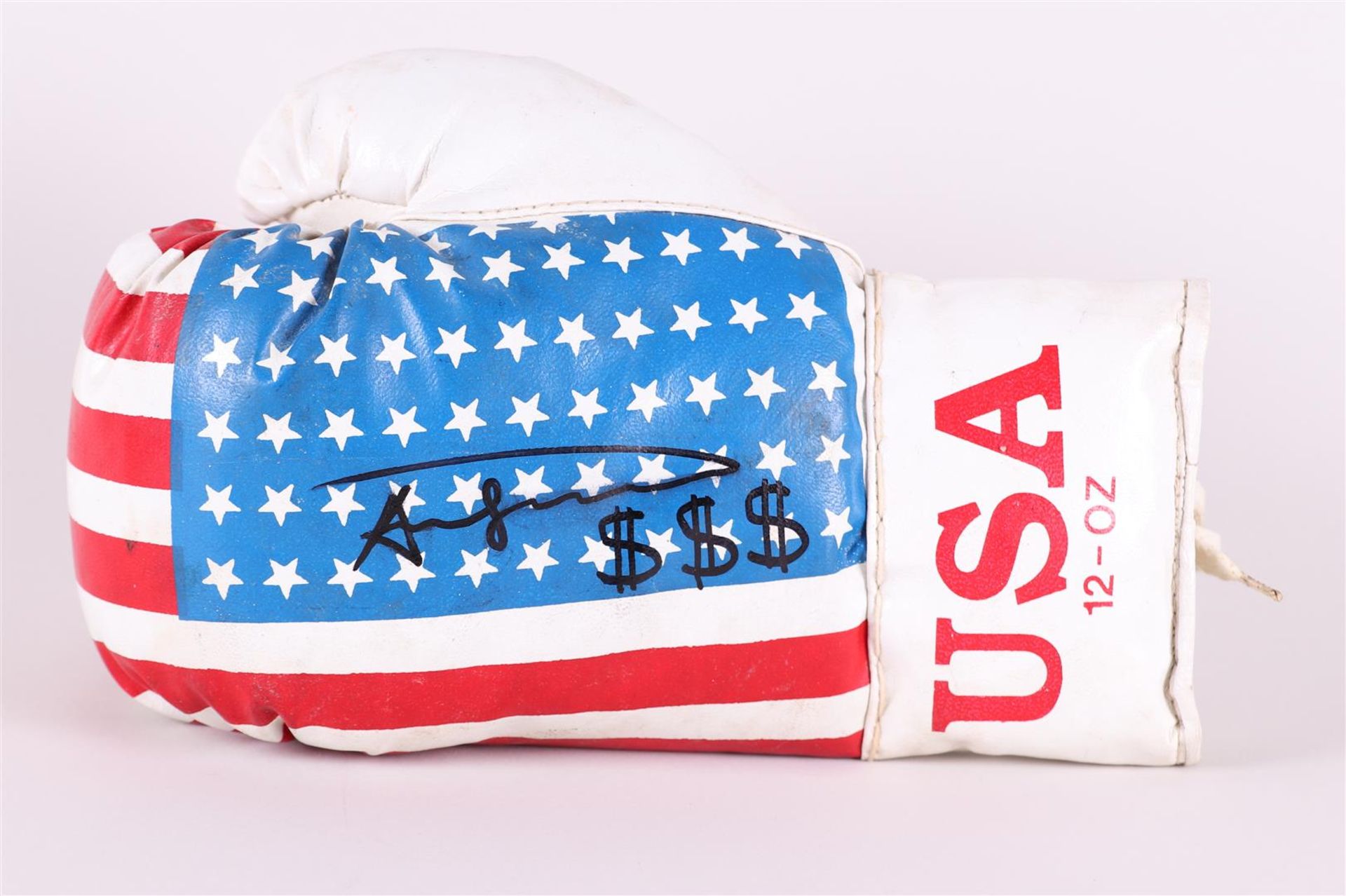 Andy Warhol (Pittsburg 1928 - 1987 New York), (after), Boxing glove with American flag