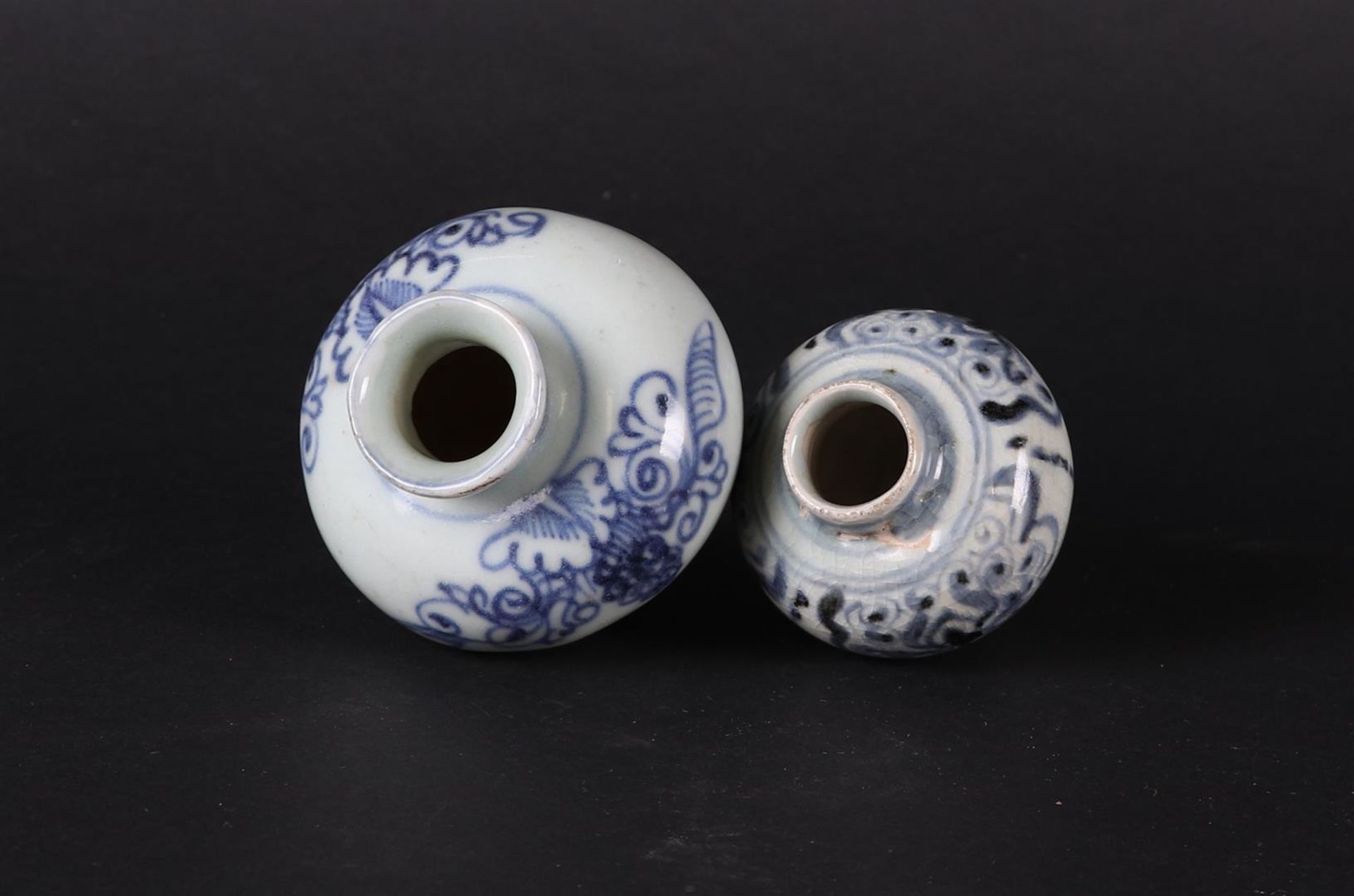 Two porcelain storage jars with rich floral decoration. China, Ming period. - Image 3 of 4