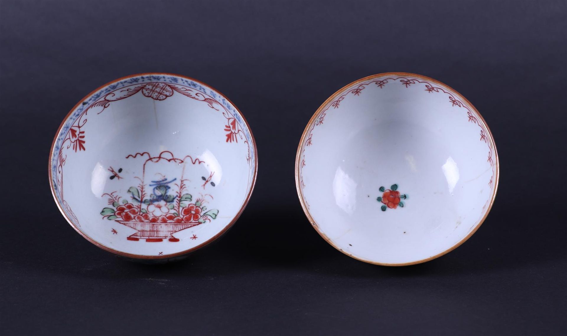 A lot of porcelain bowls, one famile rose with capuchin and Amsterdams Bont. China, 18th century.