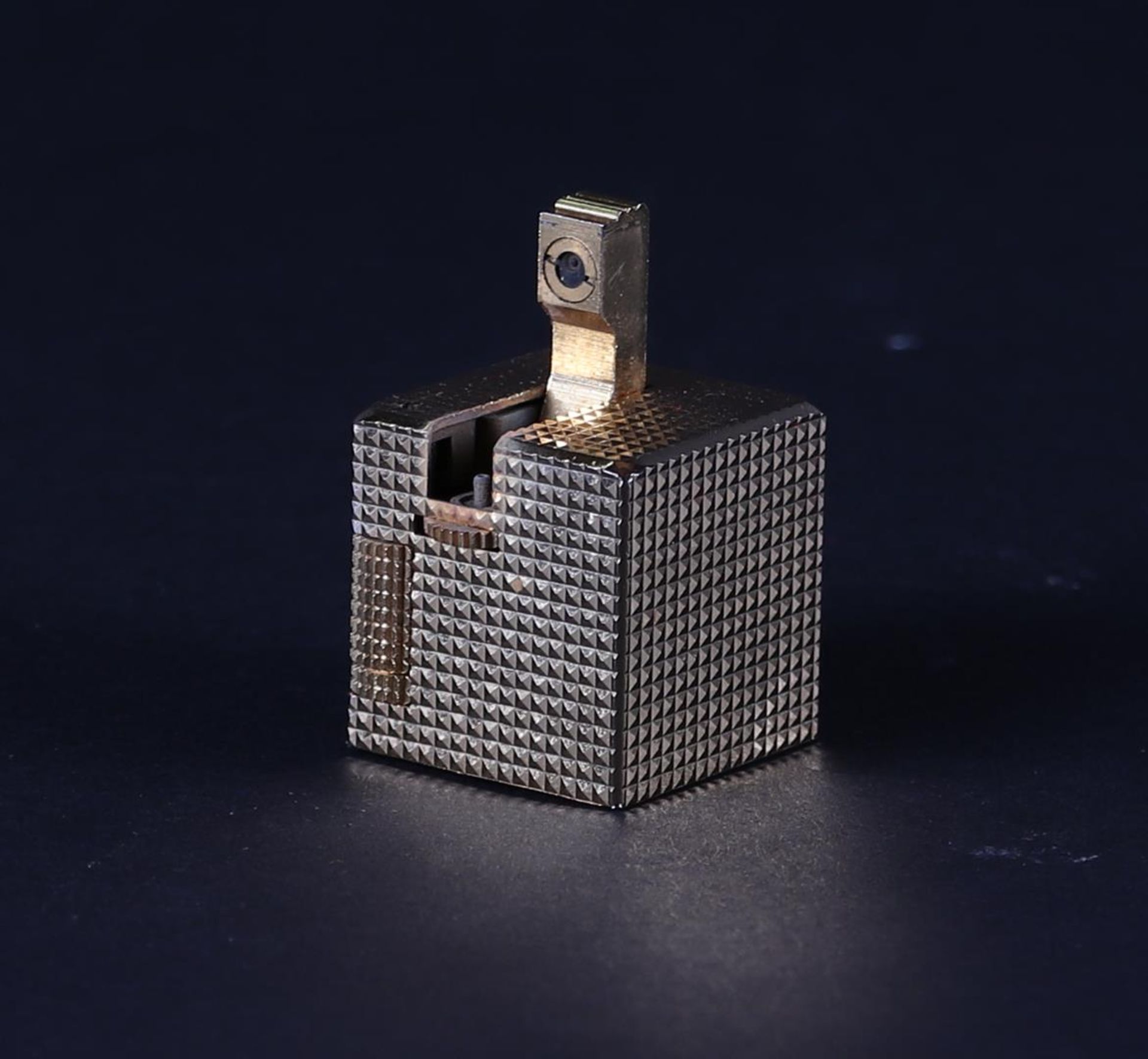 A Bucherer Ippag Dice lighter, ca. 1970. Lighter in original white case (ipag dice). - Image 3 of 4