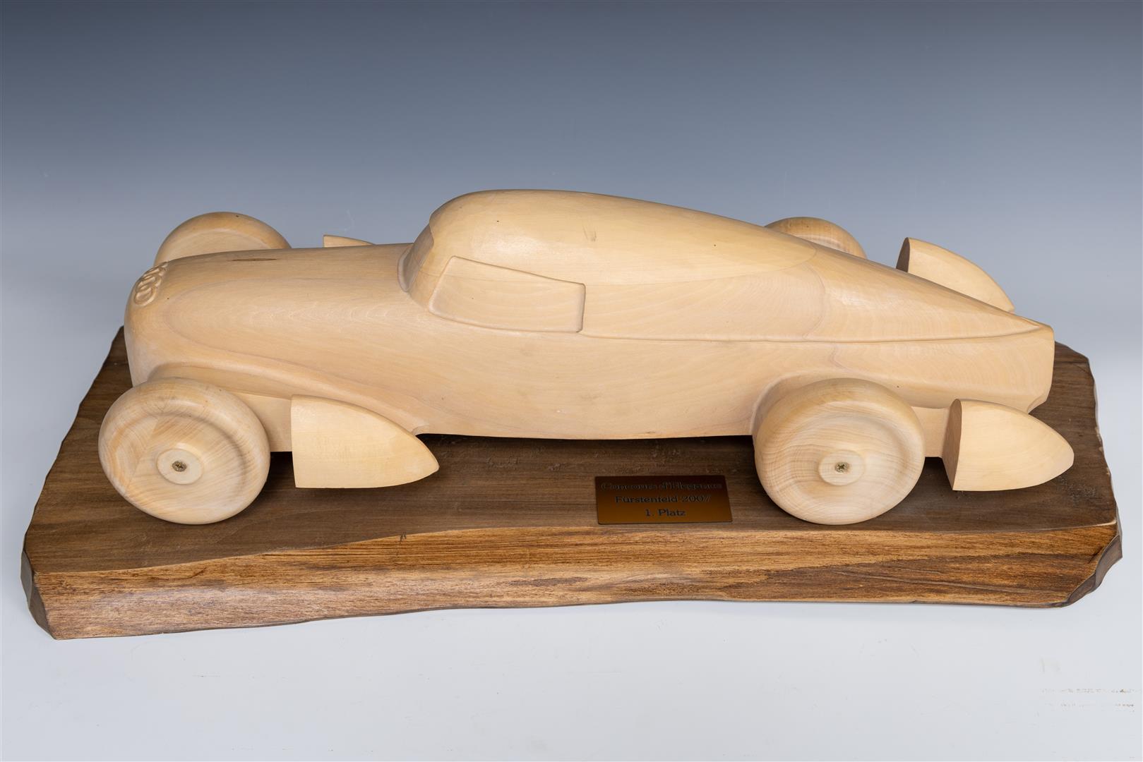 A wooden carving depicting Auto Union silber pfeil, prize for Cours d'elegance, 2007. - Image 2 of 2